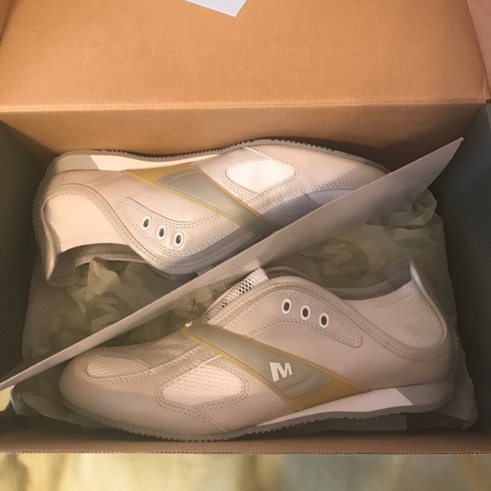 Merrell size 6.5 white silver shoes